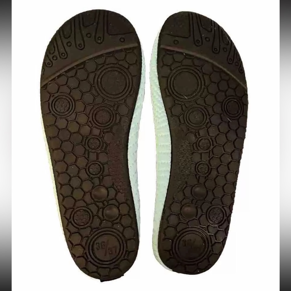 NWOT Bopika Water Shoes Aqua Surf Beach Yoga Swim Quick Dry US Size 6/7 ** - Picture 2 of 3